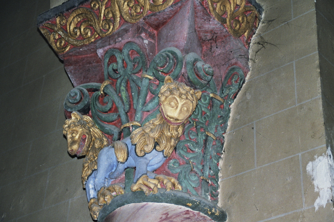Chapiteau roman aux lions